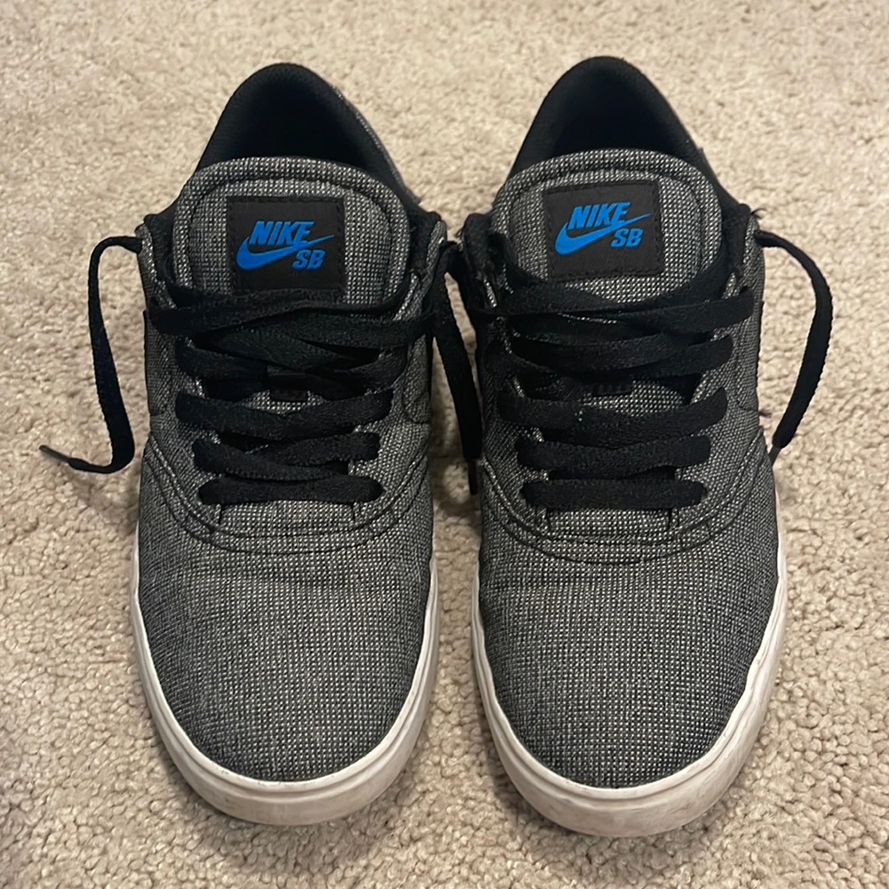 Youth Nike SB tennis shoes